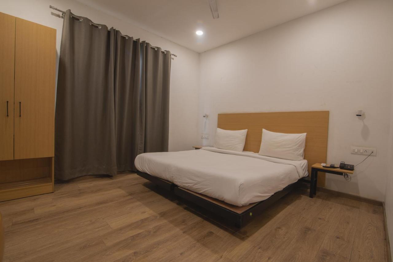 Hotel Kingston House Лакхнау Екстер'єр фото